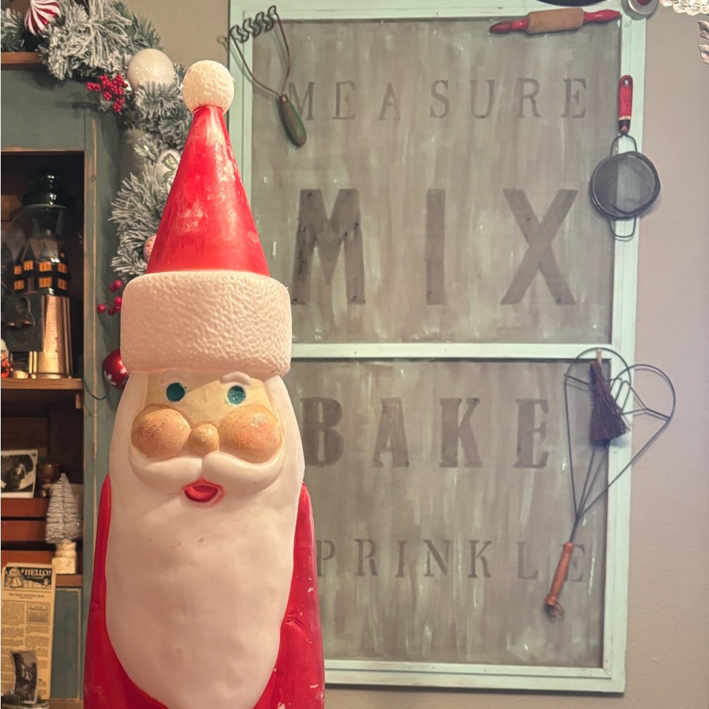 Blowmold Christmas Santa, Don Featherstone. Skinny pencil style 39” tall. - Picture 2 of 12